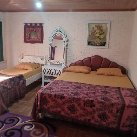 Villa Sentebale Bogor Luaran gambar