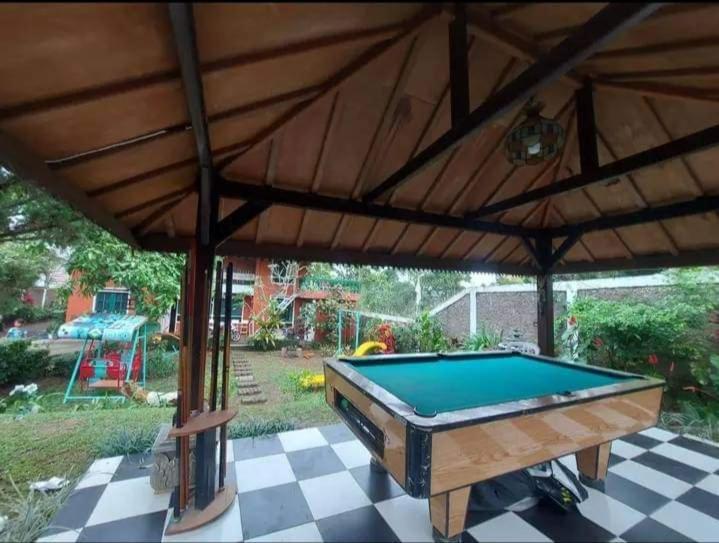 Villa Sentebale Bogor Luaran gambar