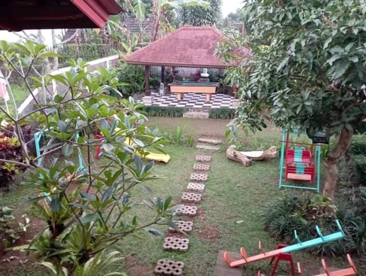 Villa Sentebale Bogor Luaran gambar
