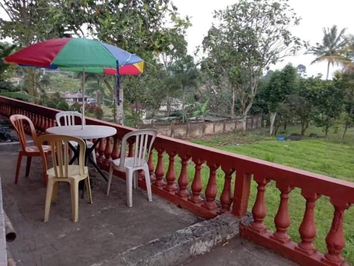 Villa Sentebale Bogor Luaran gambar